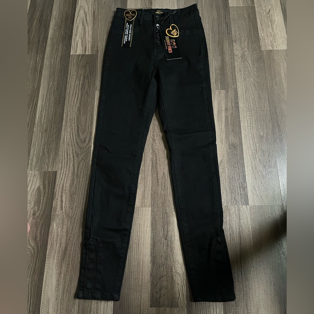 New with tags Skinny Fries Black Skinny Jeans